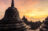 Fotografía al amanecer del templo/Estupa budista Borobudur en Java (Indonesia). Fotografía de viaje, paisaje y naturaleza.